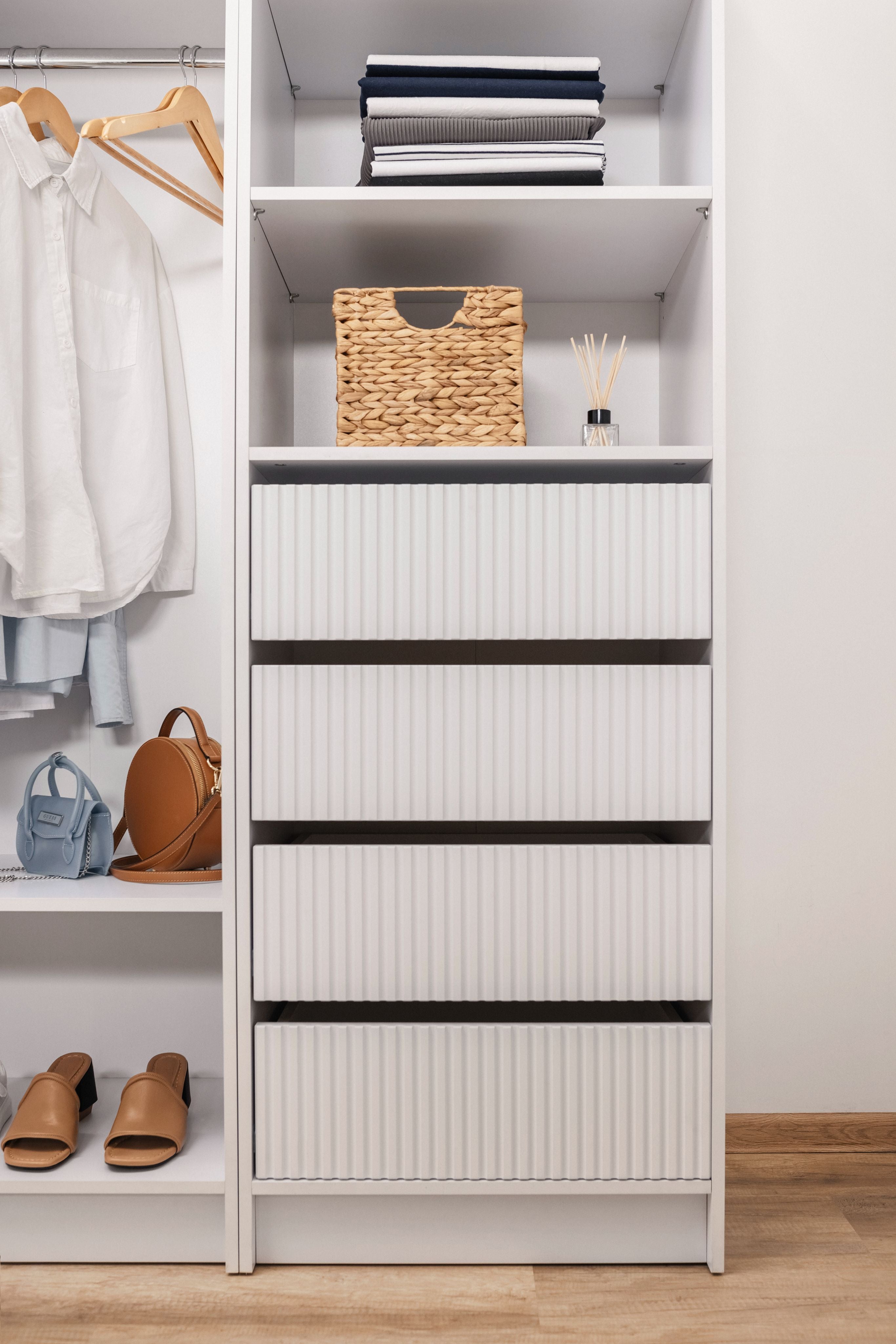 Malmo Walk In Wardrobe - 4 Drawer 3 Shelf Module - Fluted - White ...